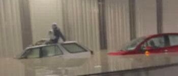 Dos rescatados y una veintena de evacuados por la inundación del túnel de la M-14 en Barajas