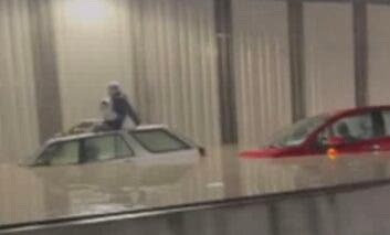 Dos rescatados y una veintena de evacuados por la inundación del túnel de la M-14 en Barajas